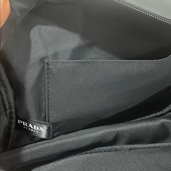 💓Prada Men's Black Toiletry Bag with Red Stripe - Picture 7 of 11